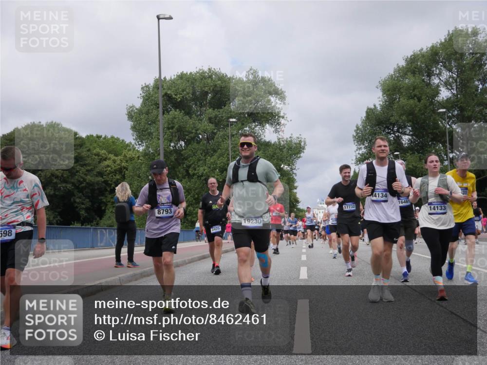 29.06.2025 - hella hamburg halbmarathon Luisa Fischer http://msf.ph/oto/8462461 29.06.2025 10:39:44 Kennedybrücke 598, 8793, 4134, 16461, 17732, 14133, 19230, 2425, 31, 1008, 1010, 1224, 3401, 3699, 4245, 5171, 5540, 5747, 6184, 6417, 8530, 8581, 9432, 10531, 10577 meine-sportfotos.de
