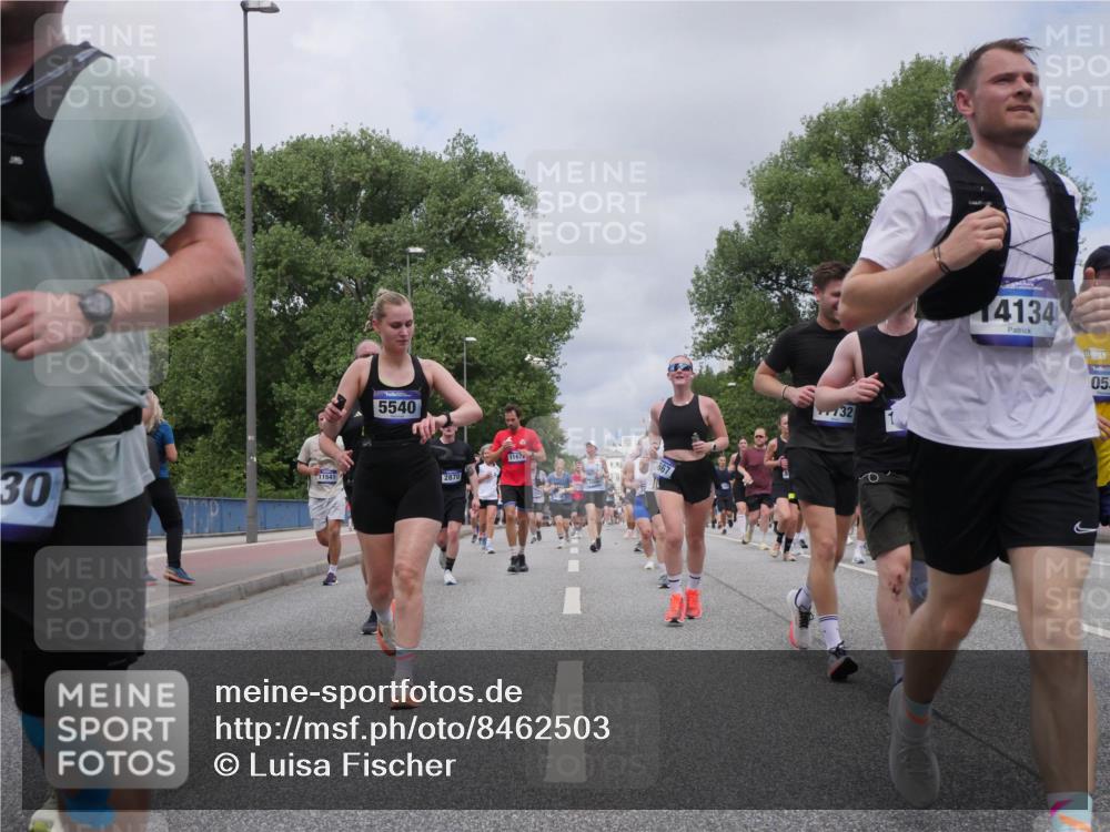 29.06.2025 - hella hamburg halbmarathon Luisa Fischer http://msf.ph/oto/8462503 29.06.2025 10:39:46 Kennedybrücke 30, 11541, 5540, 2870, 1167, 732, 4134, 05, 1008, 1010, 1224, 3401, 3699, 4245, 5171, 5540, 5809, 6184, 6417, 7632, 8581, 9432, 9806, 10487, 10531, 10577 meine-sportfotos.de