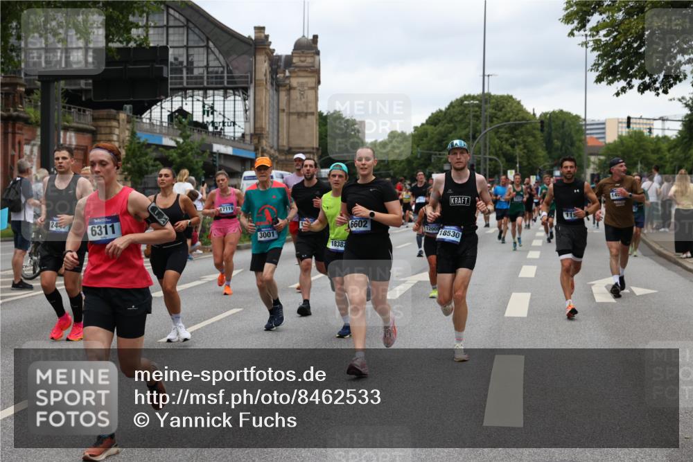 29.06.2025 - hella hamburg halbmarathon Yannick Fuchs http://msf.ph/oto/8462533 29.06.2025 10:56:52 20KM 1114, 1126, 1194, 1212, 1420, 1427, 1531, 1674, 1851, 1881, 2447, 2582, 2683, 2911, 3001, 3182, 3248, 3625, 3740, 4389, 4511, 4538, 5708, 5763, 6311, 6602, 6966, 7453, 7869, 8068, 8176, 8721, 8730, 9306, 11180, 11310, 12004, 12008, 12286, 12571, 12836, 12978, 13739, 13874, 13939, 14348, 14677, 14917, 16420, 16540, 17045, 17096, 17119, 17142, 17818, 18382, 18530, 18999 meine-sportfotos.de