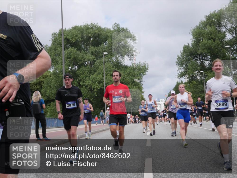 29.06.2025 - hella hamburg halbmarathon Luisa Fischer http://msf.ph/oto/8462602 29.06.2025 10:39:49 Kennedybrücke 2870, 17943, 22, 1167, 1008, 1010, 3401, 3699, 1008, 1010, 3401, 3699, 4245, 5540, 5809, 6184, 6359, 6417, 7632, 8581, 9432, 9806, 10487, 10531, 10577 meine-sportfotos.de