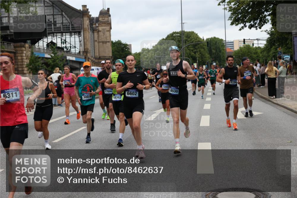 29.06.2025 - hella hamburg halbmarathon Yannick Fuchs http://msf.ph/oto/8462637 29.06.2025 10:56:53 20KM 1114, 1126, 1194, 1212, 1420, 1427, 1531, 1674, 1851, 1881, 2447, 2582, 2683, 2911, 3001, 3182, 3248, 3625, 3740, 4389, 4511, 4538, 5653, 5708, 5763, 6311, 6602, 6966, 7453, 8068, 8176, 8721, 8730, 9306, 9554, 11310, 12004, 12008, 12286, 12571, 12836, 12978, 13739, 13874, 13939, 14348, 14677, 14917, 16420, 16540, 17045, 17096, 17119, 17142, 17818, 18382, 18530, 18999, 19241 meine-sportfotos.de