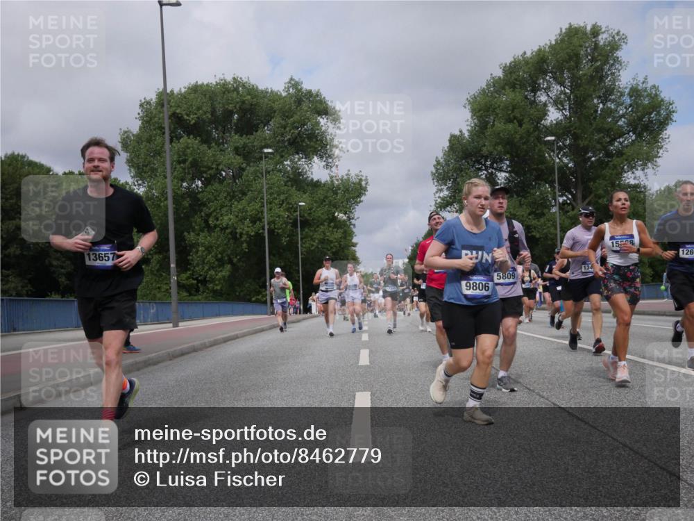 29.06.2025 - hella hamburg halbmarathon Luisa Fischer http://msf.ph/oto/8462779 29.06.2025 10:39:54 Kennedybrücke 13657, 17349, 9806, 5809, 158, 126, 134, 1008, 1010, 3401, 3895, 4245, 5789, 5809, 6184, 6359, 7632, 7773, 9432, 9806, 10123, 10487, 10577 meine-sportfotos.de