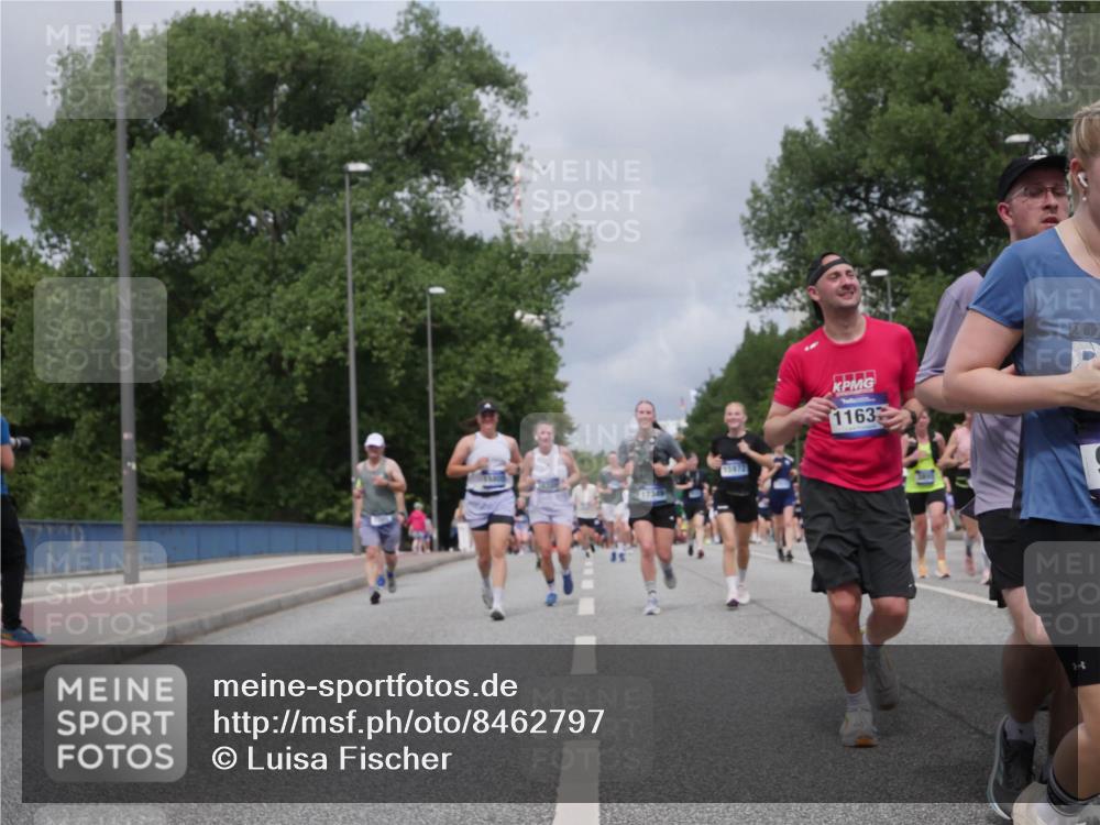 29.06.2025 - hella hamburg halbmarathon Luisa Fischer http://msf.ph/oto/8462797 29.06.2025 10:39:55 Kennedybrücke 15972, 11633, 202, 1008, 1010, 3895, 4245, 5789, 5809, 6184, 6359, 7632, 7773, 8936, 9806, 10123, 10487, 10577 meine-sportfotos.de