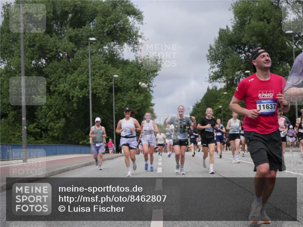 29.06.2025 - hella hamburg halbmarathon Luisa Fischer http://msf.ph/oto/8462807 29.06.2025 10:39:55 Kennedybrücke 1580, 16228, 17349, 15972, 11637, 1008, 1010, 3895, 4245, 5789, 5809, 6184, 6359, 7632, 7773, 8936, 9806, 10123, 10487, 10577 meine-sportfotos.de