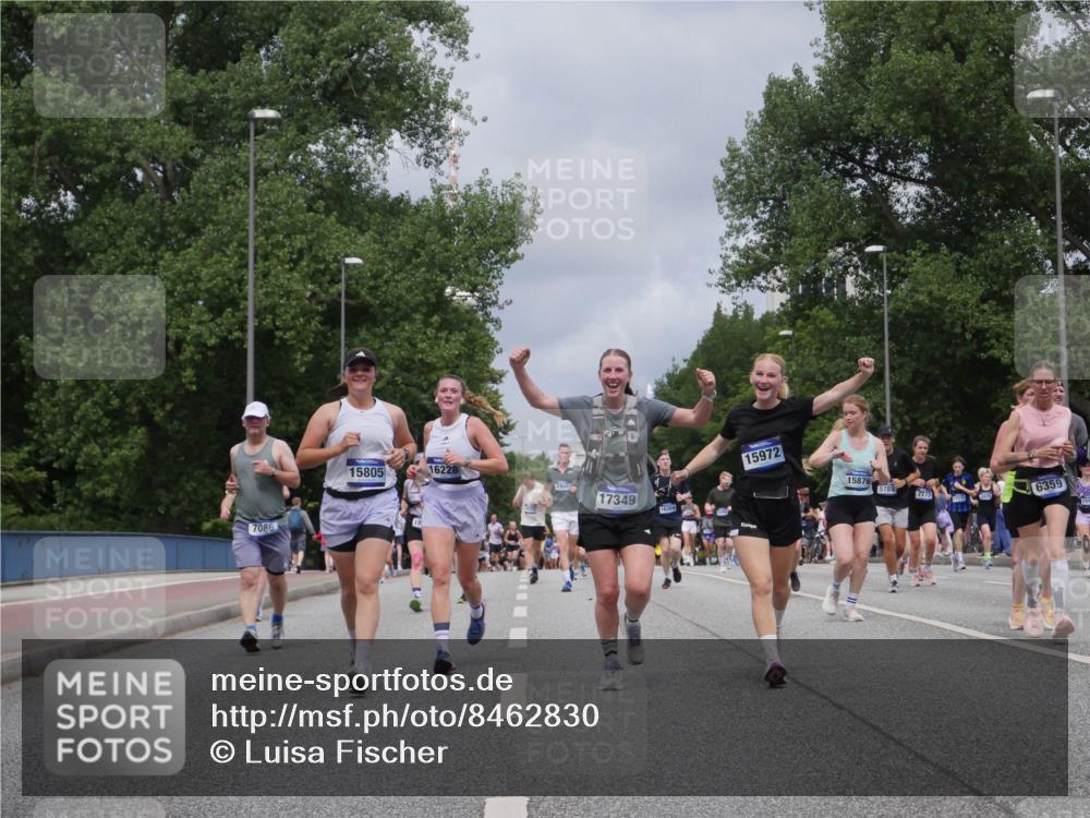 29.06.2025 - hella hamburg halbmarathon Luisa Fischer http://msf.ph/oto/8462830 29.06.2025 10:39:56 Kennedybrücke 7086, 15805, 16228, 1943, 17349, 16304, 15972, 15876, 5789, 7773, 6359, 1008, 1010, 1948, 2811, 3895, 5789, 5809, 6184, 6359, 7632, 7773, 8936, 9806, 10123, 10487 meine-sportfotos.de
