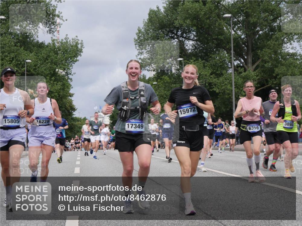 29.06.2025 - hella hamburg halbmarathon Luisa Fischer http://msf.ph/oto/8462876 29.06.2025 10:39:58 Kennedybrücke 15805, 16228, 4084, 1948, 1316, 17349, 17018, 15972, 7773, 1711, 6359, 3895, 1948, 2811, 3895, 5789, 5809, 6359, 7632, 7773, 8936, 8937, 9806, 10123, 10487 meine-sportfotos.de