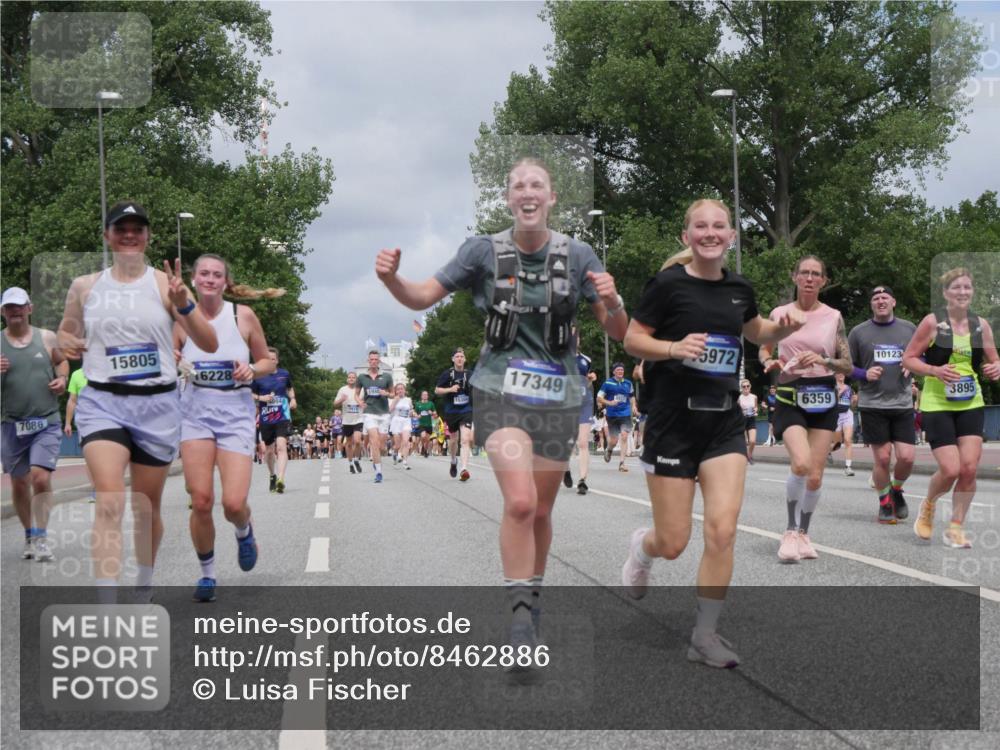 29.06.2025 - hella hamburg halbmarathon Luisa Fischer http://msf.ph/oto/8462886 29.06.2025 10:39:58 Kennedybrücke 7086, 15805, 6228, 1942, 16304, 17349, 5972, 6359, 10123, 3895, 1948, 2811, 3895, 5789, 5809, 6359, 7632, 7773, 8936, 8937, 9806, 10123, 10487 meine-sportfotos.de