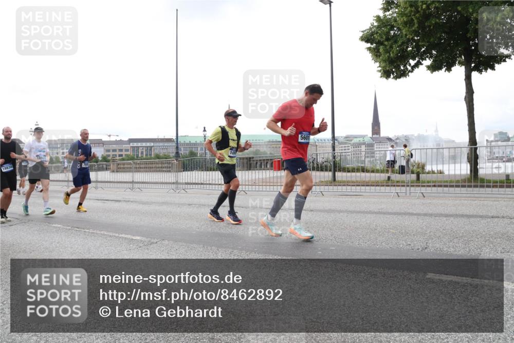 29.06.2025 - hella hamburg halbmarathon Lena Gebhardt http://msf.ph/oto/8462892 29.06.2025 10:32:07 Lombardsbrücke 18931, 18838, 5601, 1235, 1311, 1373, 1879, 1987, 2349, 2384, 2672, 2831, 2832, 2943, 3022, 3221, 3239, 3358, 3365, 3396, 3397, 3424, 3571, 3681, 3707, 3751, 3752, 3778, 3822, 4314, 4365, 4605, 4857, 4877, 4924, 5156, 5496, 5601, 5658, 5743, 5965, 6160, 6218, 6252, 6718, 6727, 7135, 7239, 7295, 7334, 7344, 7535, 7570, 7695, 7789, 7816, 7898, 8124, 8127, 8175, 8304, 8538, 8620, 8787, 8806, 8914, 8993, 9078, 9104, 9125, 9206, 9478, 9812, 9883 meine-sportfotos.de