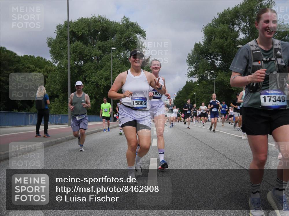 29.06.2025 - hella hamburg halbmarathon Luisa Fischer http://msf.ph/oto/8462908 29.06.2025 10:39:59 Kennedybrücke 7086, 15805, 16220, 17018, 17349, 1948, 2811, 3895, 5789, 6359, 7632, 7773, 8936, 8937, 9806, 9918, 10123 meine-sportfotos.de