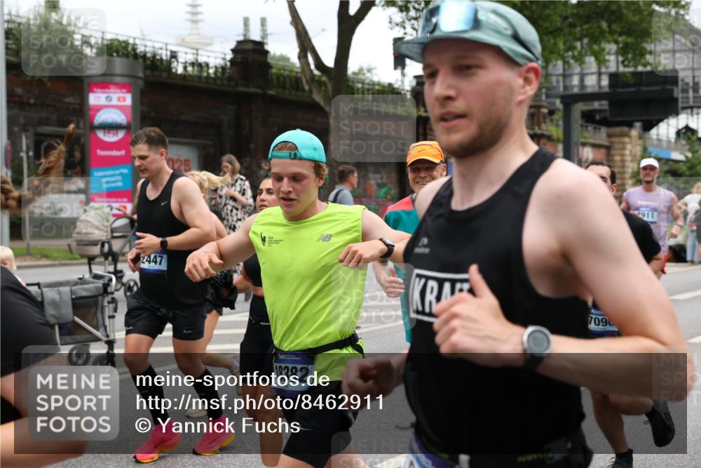 29.06.2025 - hella hamburg halbmarathon Yannick Fuchs http://msf.ph/oto/8462911 29.06.2025 10:56:55 20KM 1114, 1126, 1194, 1212, 1420, 1427, 1531, 1674, 1851, 1881, 2447, 2582, 2683, 2911, 3001, 3182, 3248, 3625, 3740, 4389, 4511, 4538, 5058, 5653, 5708, 5763, 6142, 6311, 6602, 6966, 7453, 8068, 8176, 8721, 9306, 9554, 11310, 12004, 12008, 12286, 12571, 12836, 12978, 13739, 13874, 13939, 14348, 14677, 14917, 16420, 16540, 17045, 17096, 17119, 17142, 17818, 18359, 18382, 18530, 18999, 19241 meine-sportfotos.de