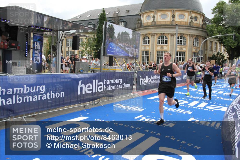 29.06.2025 - hella hamburg halbmarathon Michael Strokosch http://msf.ph/oto/8463013 29.06.2025 10:33:20 Ziel 1959, 4679, 7723, 9047, 14167, 16881, 17175, 18455 meine-sportfotos.de