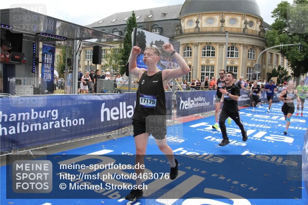 29.06.2025 - hella hamburg halbmarathon Michael Strokosch http://msf.ph/oto/8463076 29.06.2025 10:33:20 Ziel 1959, 4679, 7723, 9047, 14167, 16881, 17175, 18455 meine-sportfotos.de