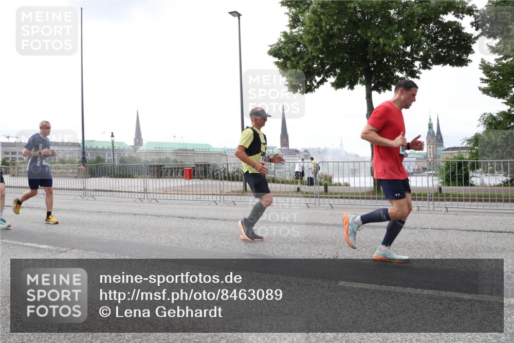 29.06.2025 - hella hamburg halbmarathon Lena Gebhardt http://msf.ph/oto/8463089 29.06.2025 10:32:08 Lombardsbrücke 76, 1235, 1311, 1373, 1879, 1987, 2349, 2384, 2672, 2831, 2832, 2943, 3022, 3221, 3239, 3358, 3365, 3396, 3397, 3424, 3571, 3681, 3707, 3751, 3752, 3778, 3822, 4314, 4365, 4605, 4857, 4877, 4924, 5156, 5496, 5601, 5658, 5743, 6160, 6218, 6252, 6718, 6727, 7135, 7239, 7295, 7334, 7344, 7535, 7570, 7695, 7789, 7816, 7898, 8124, 8127, 8175, 8304, 8538, 8620, 8787, 8806, 8914, 8993, 9078, 9104, 9125, 9206, 9478 meine-sportfotos.de