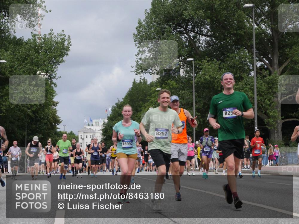 29.06.2025 - hella hamburg halbmarathon Luisa Fischer http://msf.ph/oto/8463180 29.06.2025 10:40:11 Kennedybrücke 17840, 10112, 5224, 15992, 8257, 825, 15588, 3714, 1488, 1253, 1488, 1490, 1952, 2072, 3398, 3428, 3714, 5560, 5786, 6804, 8257, 8258, 8315, 9918, 10862 meine-sportfotos.de