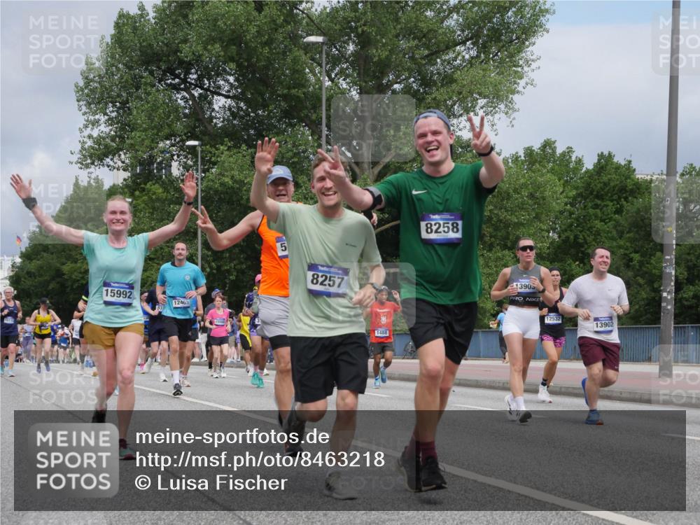 29.06.2025 - hella hamburg halbmarathon Luisa Fischer http://msf.ph/oto/8463218 29.06.2025 10:40:13 Kennedybrücke 15992, 12463, 5, 8257, 1488, 8258, 13905, 12532, 13902, 1253, 1488, 1490, 1597, 1952, 2072, 2552, 3165, 3398, 3428, 3714, 5560, 5786, 6804, 7202, 7235, 7707, 7823, 8257, 8258, 8315, 10862 meine-sportfotos.de