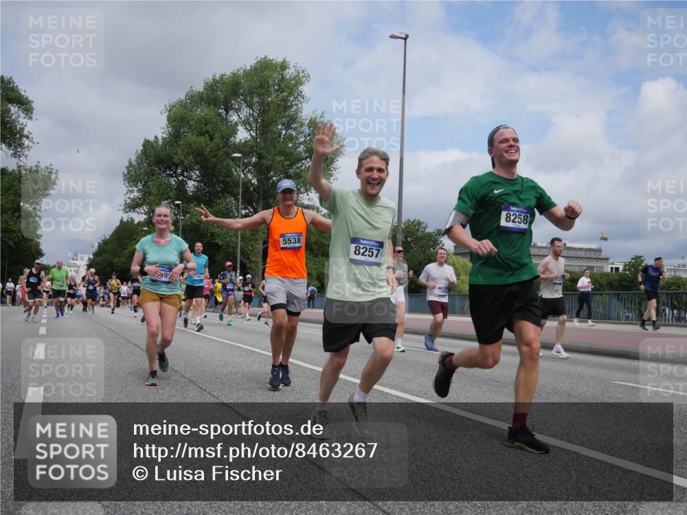29.06.2025 - hella hamburg halbmarathon Luisa Fischer http://msf.ph/oto/8463267 29.06.2025 10:40:14 Kennedybrücke 1246, 5538, 8257, 8258, 1253, 1488, 1490, 1597, 1952, 2072, 2552, 3165, 3714, 5560, 5786, 6804, 7202, 7235, 7707, 7823, 8257, 8258, 8315, 10862 meine-sportfotos.de