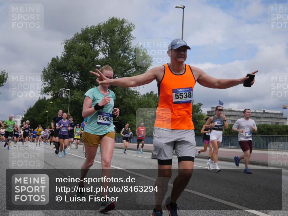 29.06.2025 - hella hamburg halbmarathon Luisa Fischer http://msf.ph/oto/8463294 29.06.2025 10:40:15 Kennedybrücke 14396, 15992, 5538, 1253, 13903, 13902, 56, 1253, 1488, 1490, 1597, 1952, 2072, 2552, 3165, 3714, 5560, 5786, 6804, 7202, 7235, 7707, 7823, 8257, 8258, 8315, 10112, 10862 meine-sportfotos.de