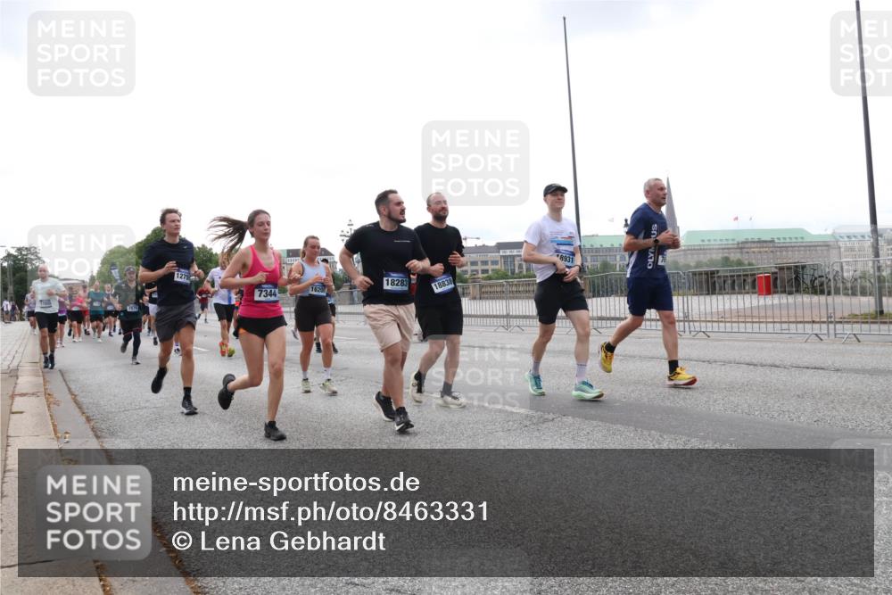 29.06.2025 - hella hamburg halbmarathon Lena Gebhardt http://msf.ph/oto/8463331 29.06.2025 10:32:08 Lombardsbrücke 1275, 8931, 18283, 7344, 1620, 18838, 1235, 1311, 1373, 1879, 1987, 2349, 2384, 2672, 2831, 2832, 2943, 3022, 3221, 3239, 3358, 3365, 3396, 3397, 3424, 3571, 3681, 3707, 3751, 3752, 3778, 3822, 4314, 4365, 4605, 4857, 4877, 4924, 5156, 5496, 5601, 5658, 5743, 6160, 6218, 6252, 6718, 6727, 7135, 7239, 7295, 7334, 7344, 7535, 7570, 7695, 7789, 7816, 7898, 8124, 8127, 8175, 8304, 8538, 8620, 8787, 8806, 8914, 8993, 9078, 9104, 9125, 9206, 9478 meine-sportfotos.de
