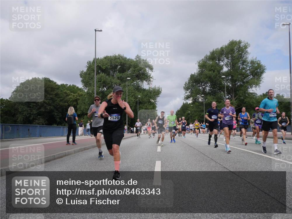 29.06.2025 - hella hamburg halbmarathon Luisa Fischer http://msf.ph/oto/8463343 29.06.2025 10:40:17 Kennedybrücke 18, 2520, 17840, 1952, 14396, 3714, 12463, 56, 1022, 1118, 1253, 1488, 1490, 1597, 1952, 2552, 3165, 3230, 3714, 3873, 5560, 6804, 7202, 7235, 7707, 7823, 8315, 10024, 10112 meine-sportfotos.de