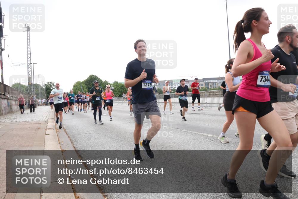 29.06.2025 - hella hamburg halbmarathon Lena Gebhardt http://msf.ph/oto/8463454 29.06.2025 10:32:10 Lombardsbrücke 1795, 7570, 3156, 1275, 7344, 1235, 1311, 1373, 1640, 1879, 1987, 2349, 2384, 2672, 2831, 2832, 2943, 3022, 3221, 3239, 3358, 3365, 3571, 3707, 3751, 3752, 3778, 3822, 4314, 4365, 4605, 4857, 4877, 4924, 5156, 5496, 5601, 5658, 5743, 5941, 6160, 6218, 6252, 6718, 6727, 7135, 7239, 7295, 7334, 7344, 7468, 7535, 7570, 7695, 7789, 7816, 7898, 8124, 8127, 8175, 8303, 8304, 8538, 8620, 8625, 8787, 8806, 8840, 8914, 8993, 9078, 9104, 9125, 9206, 9478 meine-sportfotos.de