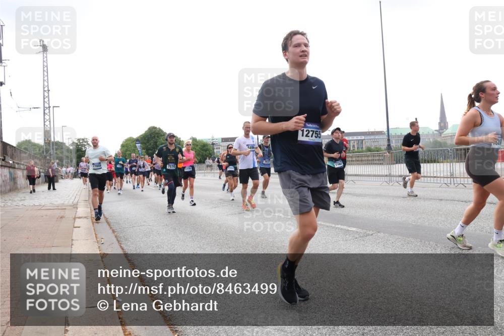 29.06.2025 - hella hamburg halbmarathon Lena Gebhardt http://msf.ph/oto/8463499 29.06.2025 10:32:10 Lombardsbrücke 17958, 7570, 5156, 5496, 3822, 12755, 11462, 520, 1235, 1311, 1373, 1640, 1879, 1987, 2349, 2384, 2672, 2831, 2832, 2943, 3022, 3221, 3239, 3358, 3365, 3571, 3707, 3751, 3752, 3778, 3822, 4314, 4365, 4605, 4857, 4877, 4924, 5156, 5496, 5601, 5658, 5743, 5941, 6160, 6218, 6252, 6718, 6727, 7135, 7239, 7295, 7334, 7344, 7468, 7535, 7570, 7695, 7789, 7816, 7898, 8124, 8127, 8175, 8303, 8304, 8538, 8620, 8625, 8787, 8806, 8840, 8914, 8993, 9078, 9104, 9125, 9206, 9478 meine-sportfotos.de