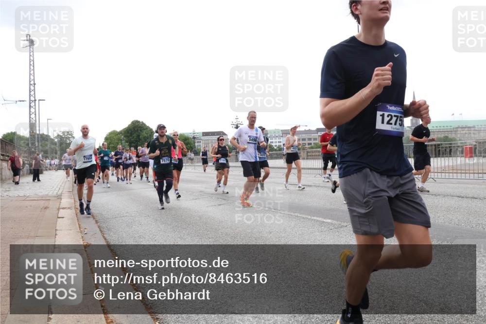 29.06.2025 - hella hamburg halbmarathon Lena Gebhardt http://msf.ph/oto/8463516 29.06.2025 10:32:10 Lombardsbrücke 17958, 7570, 2384, 5496, 3822, 1275, 1235, 1311, 1373, 1640, 1879, 1987, 2349, 2384, 2672, 2831, 2832, 2943, 3022, 3221, 3239, 3358, 3365, 3571, 3707, 3751, 3752, 3778, 3822, 4314, 4365, 4605, 4857, 4877, 4924, 5156, 5496, 5601, 5658, 5743, 5941, 6160, 6218, 6252, 6718, 6727, 7135, 7239, 7295, 7334, 7344, 7468, 7535, 7570, 7695, 7789, 7816, 7898, 8124, 8127, 8175, 8303, 8304, 8538, 8620, 8625, 8787, 8806, 8840, 8914, 8993, 9078, 9104, 9125, 9206, 9478 meine-sportfotos.de