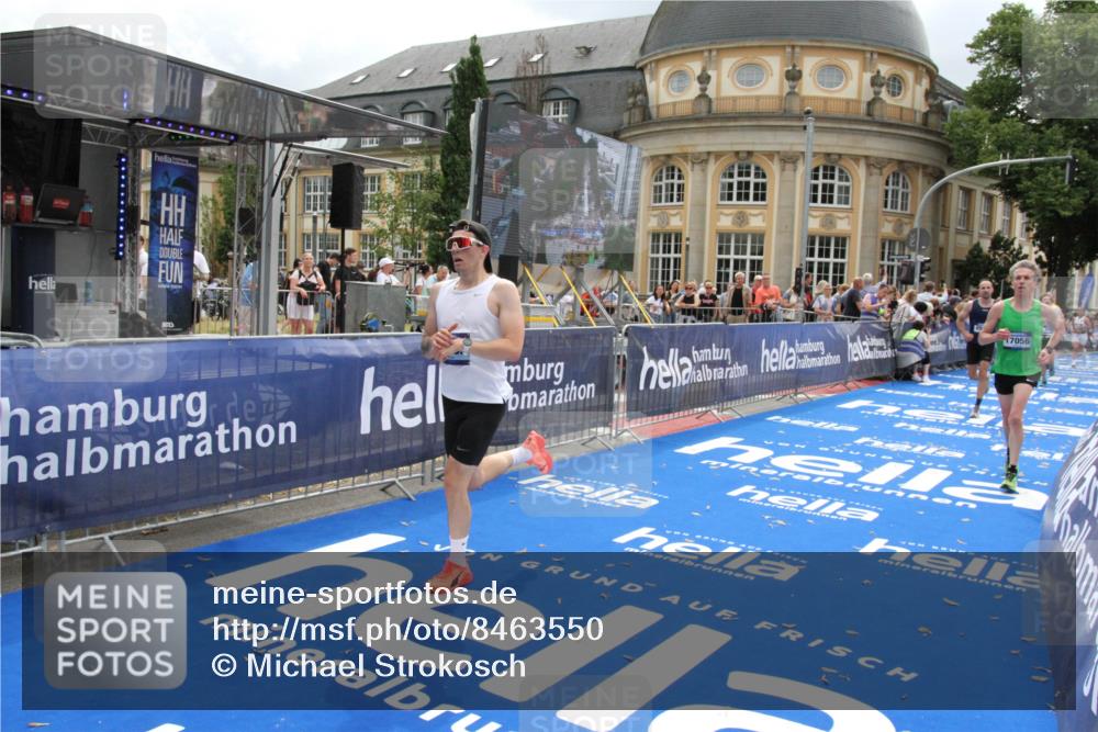 29.06.2025 - hella hamburg halbmarathon Michael Strokosch http://msf.ph/oto/8463550 29.06.2025 10:33:29 Ziel 4602, 8956, 15326, 16931, 17056, 17489, 18731 meine-sportfotos.de