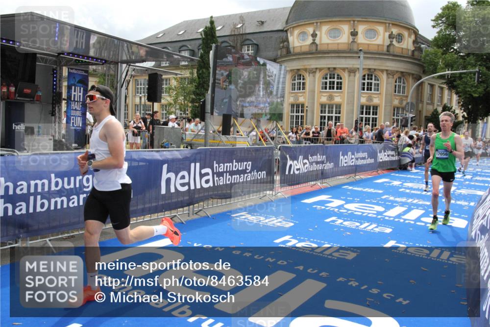 29.06.2025 - hella hamburg halbmarathon Michael Strokosch http://msf.ph/oto/8463584 29.06.2025 10:33:30 Ziel 4602, 8956, 15326, 16931, 17056, 17489, 18731 meine-sportfotos.de