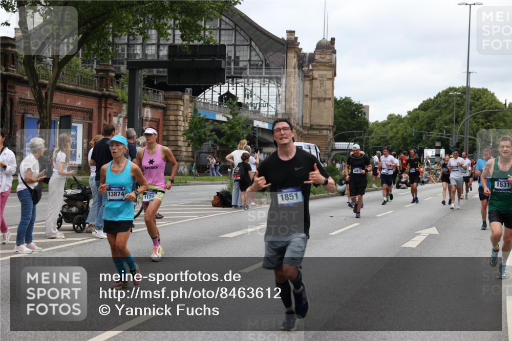 29.06.2025 - hella hamburg halbmarathon Yannick Fuchs http://msf.ph/oto/8463612 29.06.2025 10:56:57 20KM 1114, 1126, 1194, 1420, 1427, 1531, 1851, 1881, 2447, 2582, 2683, 2911, 3001, 3182, 3248, 3625, 3740, 4389, 4511, 4538, 5058, 5653, 5708, 5763, 6142, 6311, 6602, 6966, 7453, 8068, 8176, 8478, 8721, 9306, 9554, 11310, 11402, 12004, 12008, 12571, 12836, 12978, 13739, 13874, 13939, 14348, 14677, 14917, 16371, 16420, 16540, 17045, 17096, 17119, 17142, 17818, 18359, 18382, 18530, 18999, 19241 meine-sportfotos.de