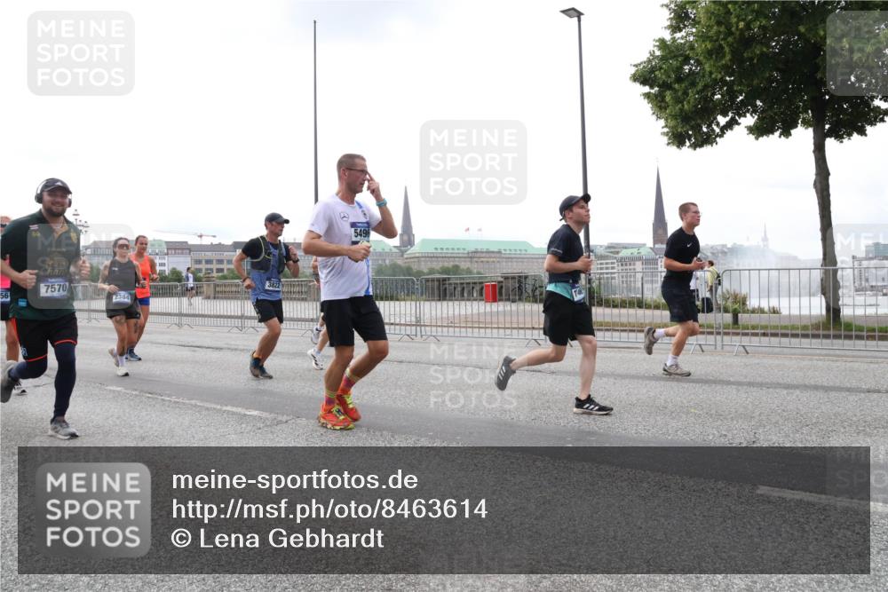 29.06.2025 - hella hamburg halbmarathon Lena Gebhardt http://msf.ph/oto/8463614 29.06.2025 10:32:11 Lombardsbrücke 56, 7570, 2384, 5496, 1235, 1311, 1373, 1640, 1879, 1987, 2349, 2384, 2672, 2831, 2832, 2943, 3022, 3221, 3239, 3358, 3365, 3707, 3751, 3752, 3778, 3822, 4314, 4365, 4605, 4857, 4877, 4924, 5156, 5496, 5601, 5658, 5743, 5941, 6160, 6218, 6252, 6718, 6727, 7135, 7239, 7295, 7334, 7344, 7468, 7535, 7570, 7695, 7789, 7816, 7898, 8124, 8127, 8175, 8303, 8304, 8538, 8620, 8625, 8787, 8840, 8914, 8993, 9078, 9104, 9125, 9206, 9478, 10002 meine-sportfotos.de