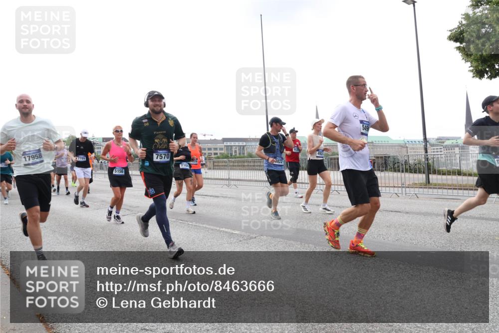 29.06.2025 - hella hamburg halbmarathon Lena Gebhardt http://msf.ph/oto/8463666 29.06.2025 10:32:12 Lombardsbrücke 11168, 17958, 7789, 5156, 7570, 3822, 029, 2384, 492, 540, 1311, 1373, 1640, 1987, 2349, 2384, 2672, 2831, 2832, 2943, 3022, 3221, 3239, 3358, 3365, 3653, 3707, 3751, 3752, 3778, 3822, 4314, 4365, 4605, 4857, 4877, 4924, 5156, 5496, 5601, 5658, 5743, 5941, 6160, 6218, 6252, 6312, 6315, 6718, 6727, 7135, 7239, 7295, 7334, 7344, 7468, 7535, 7570, 7695, 7702, 7789, 7816, 7898, 8124, 8127, 8175, 8303, 8304, 8538, 8620, 8625, 8787, 8840, 8914, 8993, 9078, 9125, 9206, 9478, 10002 meine-sportfotos.de