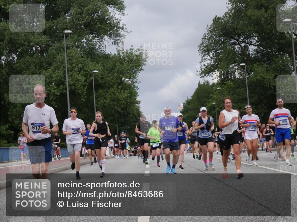 29.06.2025 - hella hamburg halbmarathon Luisa Fischer http://msf.ph/oto/8463686 29.06.2025 10:40:31 Kennedybrücke 617, 17713, 2104, 8758, 2103, 2469, 5940, 584, 13970, 13971, 1276, 1339, 1819, 2104, 2199, 2272, 2480, 4347, 4618, 4733, 5146, 5224, 5640, 5940, 6243, 6584, 6821, 8758, 9054, 9055, 10476, 10762, 10798 meine-sportfotos.de