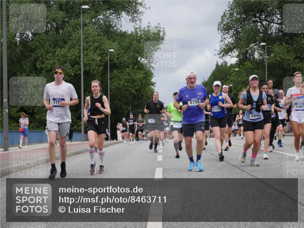 29.06.2025 - hella hamburg halbmarathon Luisa Fischer http://msf.ph/oto/8463711 29.06.2025 10:40:33 Kennedybrücke 1773, 1954, 7777, 2104, 8758, 12103, 5940, 783, 13970, 1276, 1339, 1819, 2104, 2199, 2272, 2480, 4347, 4618, 5146, 5640, 5940, 6243, 6584, 6821, 7085, 8758, 9054, 9055, 10476, 10798 meine-sportfotos.de