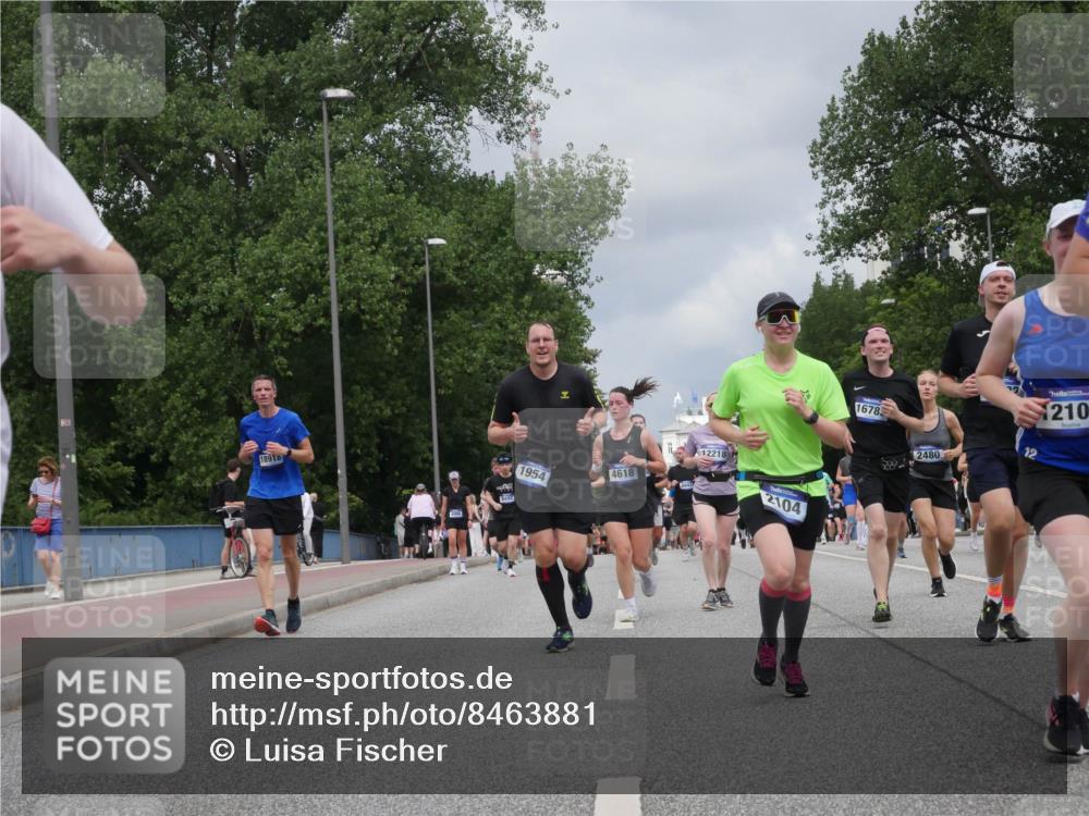29.06.2025 - hella hamburg halbmarathon Luisa Fischer http://msf.ph/oto/8463881 29.06.2025 10:40:36 Kennedybrücke 1954, 18918, 4618, 8843, 12218, 2104, 1678, 2480, 12, 210, 1276, 1339, 1819, 2104, 2199, 2272, 2480, 4347, 4442, 4618, 5146, 5640, 5940, 6243, 6584, 6821, 7085, 7544, 8758, 10476 meine-sportfotos.de