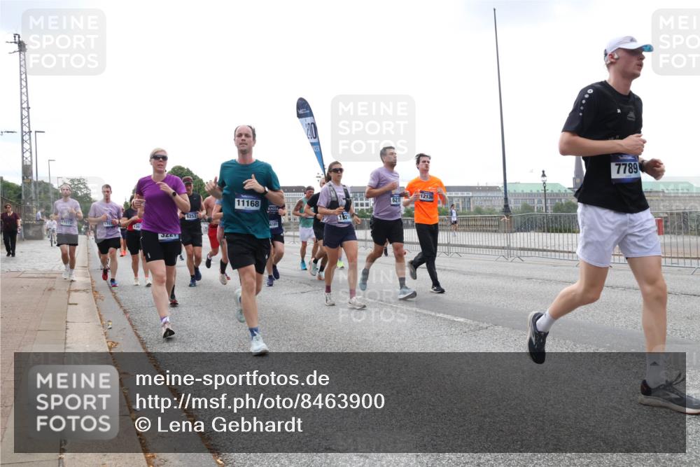 29.06.2025 - hella hamburg halbmarathon Lena Gebhardt http://msf.ph/oto/8463900 29.06.2025 10:32:15 Lombardsbrücke 17073, 1707, 130, 322, 11168, 621, 12136, 6252, 1921, 4191, 7789, 1311, 1373, 1640, 1987, 2349, 2384, 2672, 2943, 3022, 3221, 3239, 3358, 3365, 3653, 3707, 3751, 3752, 3778, 3822, 4314, 4365, 4605, 4857, 4877, 4924, 5156, 5496, 5601, 5658, 5743, 5783, 5941, 6218, 6228, 6252, 6312, 6315, 6718, 6727, 7135, 7239, 7295, 7344, 7468, 7535, 7570, 7695, 7702, 7789, 7816, 7898, 8124, 8127, 8175, 8303, 8538, 8625, 8787, 8840, 8914, 8993, 9125, 9206, 10002 meine-sportfotos.de