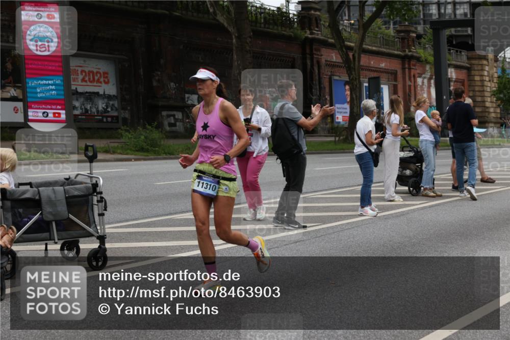 29.06.2025 - hella hamburg halbmarathon Yannick Fuchs http://msf.ph/oto/8463903 29.06.2025 10:56:59 20KM 1114, 1126, 1194, 1420, 1427, 1531, 1851, 1881, 2447, 2582, 2683, 2911, 3001, 3182, 3248, 3625, 4389, 4511, 4538, 4665, 5058, 5511, 5653, 5708, 5763, 6142, 6311, 6602, 6966, 7453, 8068, 8176, 8478, 8721, 9306, 9554, 9899, 11310, 11402, 12004, 12008, 12571, 12836, 12978, 13739, 13874, 13939, 14348, 14677, 14917, 16371, 16420, 16540, 17045, 17096, 17119, 17142, 17818, 17890, 18359, 18382, 18452, 18530, 18999, 19241 meine-sportfotos.de