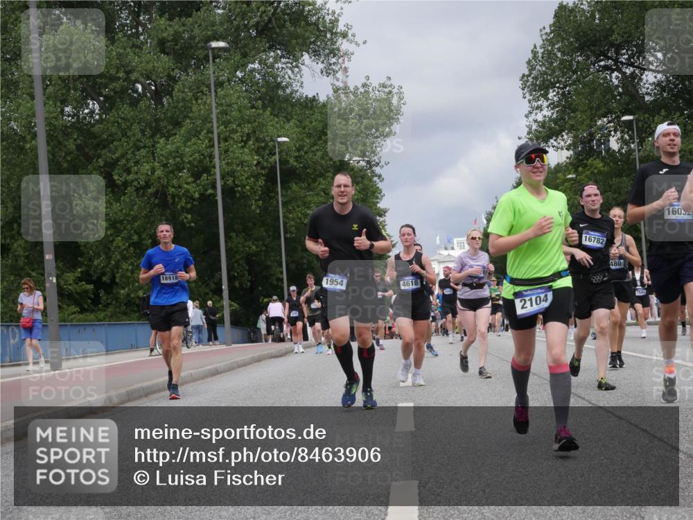 29.06.2025 - hella hamburg halbmarathon Luisa Fischer http://msf.ph/oto/8463906 29.06.2025 10:40:36 Kennedybrücke 18918, 1954, 4618, 18843, 2104, 16782, 480, 7544, 160, 1276, 1339, 1819, 2104, 2199, 2272, 2480, 4347, 4442, 4618, 5146, 5640, 5940, 6243, 6584, 6821, 7085, 7544, 8758, 10476 meine-sportfotos.de