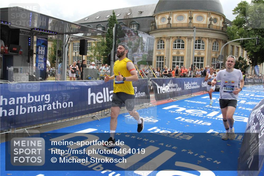 29.06.2025 - hella hamburg halbmarathon Michael Strokosch http://msf.ph/oto/8464019 29.06.2025 10:33:34 Ziel 4602, 8312, 8956, 15326, 16931, 18731, 18854 meine-sportfotos.de
