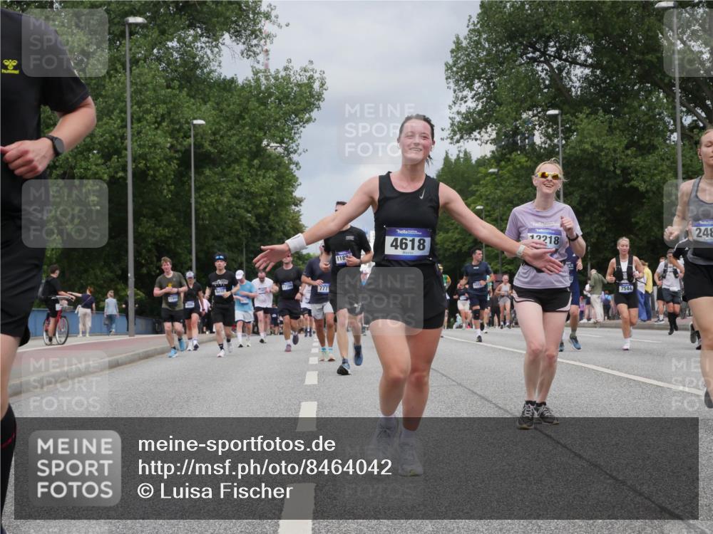 29.06.2025 - hella hamburg halbmarathon Luisa Fischer http://msf.ph/oto/8464042 29.06.2025 10:40:39 Kennedybrücke 17388, 777, 118, 4618, 1015, 12218, 7544, 248, 1339, 1819, 2031, 2104, 2272, 2480, 4347, 4442, 4618, 5640, 5940, 6243, 6821, 7085, 7544, 8499, 8758, 8843, 9288, 10159 meine-sportfotos.de