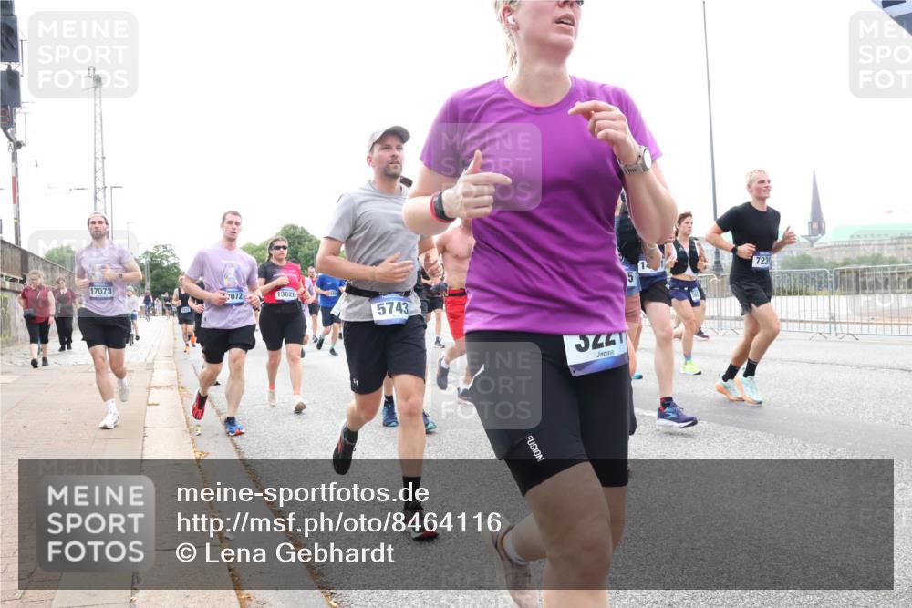 29.06.2025 - hella hamburg halbmarathon Lena Gebhardt http://msf.ph/oto/8464116 29.06.2025 10:32:16 Lombardsbrücke 17073, 5, 7239, 7072, 13026, 5743, 324, 1199, 1311, 1640, 1987, 2349, 2384, 2672, 2943, 3022, 3221, 3239, 3358, 3365, 3653, 3707, 3751, 3752, 3778, 3822, 4314, 4365, 4605, 4857, 4877, 4924, 5156, 5496, 5601, 5658, 5743, 5783, 5871, 5941, 6218, 6228, 6252, 6312, 6315, 6718, 6727, 7135, 7239, 7295, 7344, 7468, 7535, 7570, 7695, 7702, 7789, 7816, 7898, 8124, 8127, 8175, 8303, 8538, 8625, 8787, 8840, 8914, 8993, 9125, 9206, 10002 meine-sportfotos.de