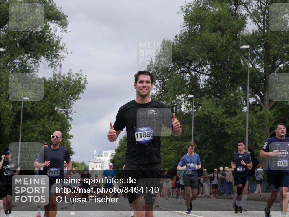 29.06.2025 - hella hamburg halbmarathon Luisa Fischer http://msf.ph/oto/8464140 29.06.2025 10:40:43 Kennedybrücke 8498, 7777, 11888, 9288, 10159, 14202, 1337, 1799, 2016, 2031, 2480, 4442, 5640, 7085, 7124, 7544, 8499, 8843, 9288, 10159 meine-sportfotos.de