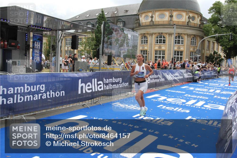 29.06.2025 - hella hamburg halbmarathon Michael Strokosch http://msf.ph/oto/8464157 29.06.2025 10:33:36 Ziel 1053, 8312, 15326, 16931, 18731, 18854 meine-sportfotos.de