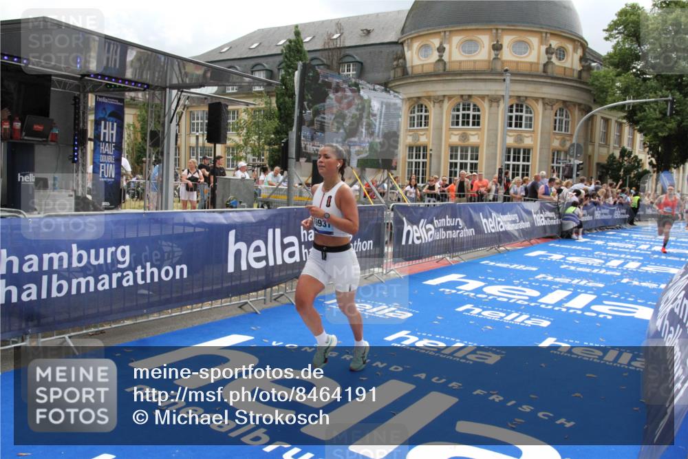 29.06.2025 - hella hamburg halbmarathon Michael Strokosch http://msf.ph/oto/8464191 29.06.2025 10:33:36 Ziel 1053, 8312, 15326, 16931, 18731, 18854 meine-sportfotos.de