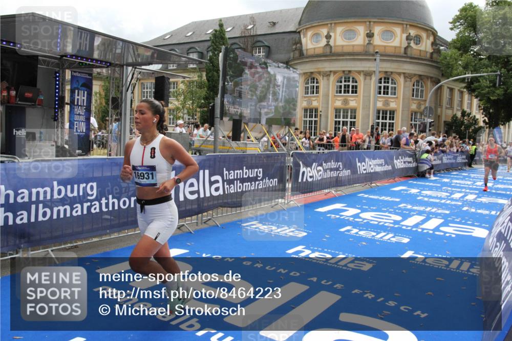 29.06.2025 - hella hamburg halbmarathon Michael Strokosch http://msf.ph/oto/8464223 29.06.2025 10:33:36 Ziel 1053, 8312, 15326, 16931, 18731, 18854 meine-sportfotos.de