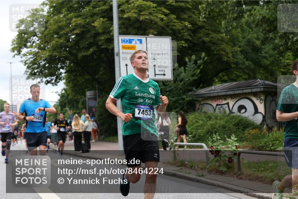 29.06.2025 - hella hamburg halbmarathon Yannick Fuchs http://msf.ph/oto/8464224 29.06.2025 10:57:01 20KM 1114, 1126, 1420, 1427, 1531, 1851, 1881, 2447, 2582, 2683, 2911, 3001, 3182, 3248, 3625, 4389, 4538, 4665, 5058, 5511, 5653, 5708, 5763, 6142, 6311, 6602, 6966, 7453, 8068, 8176, 8478, 8721, 9306, 9554, 9899, 11310, 11402, 12004, 12008, 12571, 12836, 12978, 13739, 13874, 13939, 14348, 14677, 14917, 16371, 16420, 16540, 17045, 17096, 17119, 17142, 17818, 17890, 18359, 18452, 18999, 19241 meine-sportfotos.de