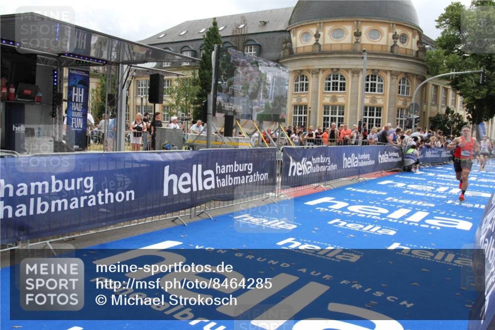29.06.2025 - hella hamburg halbmarathon Michael Strokosch http://msf.ph/oto/8464285 29.06.2025 10:33:37 Ziel 1053, 2836, 8312, 14975, 15326, 16931, 17191, 18854 meine-sportfotos.de