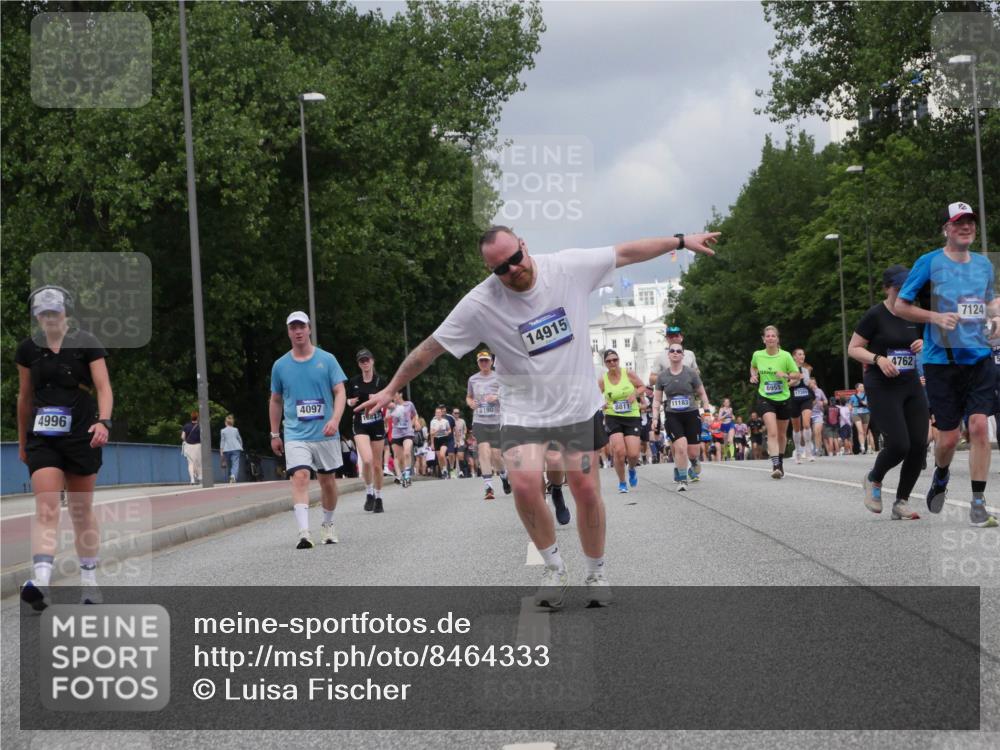 29.06.2025 - hella hamburg halbmarathon Luisa Fischer http://msf.ph/oto/8464333 29.06.2025 10:40:49 Kennedybrücke 4996, 4097, 1, 837, 6190, 14915, 6955, 17389, 8811, 11183, 4762, 7124, 1337, 1799, 2016, 2031, 2853, 4762, 5522, 5523, 7124, 8499, 8811, 8843, 8985, 9288, 10159, 10836 meine-sportfotos.de