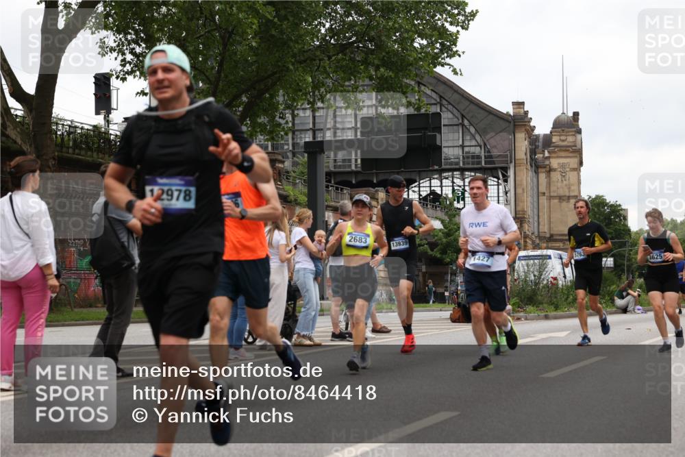 29.06.2025 - hella hamburg halbmarathon Yannick Fuchs http://msf.ph/oto/8464418 29.06.2025 10:57:03 20KM 1114, 1126, 1420, 1427, 1531, 1851, 1881, 2447, 2582, 2683, 2911, 3001, 3182, 3248, 3625, 4389, 4538, 4665, 5058, 5511, 5653, 5708, 5763, 6142, 6966, 7453, 8068, 8176, 8469, 8478, 8721, 9306, 9554, 9899, 11310, 11402, 12004, 12008, 12571, 12836, 12978, 13739, 13874, 13939, 14677, 14917, 16371, 16420, 16540, 17045, 17119, 17142, 17818, 17890, 18359, 18452, 18999, 19241 meine-sportfotos.de