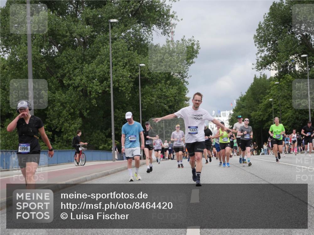 29.06.2025 - hella hamburg halbmarathon Luisa Fischer http://msf.ph/oto/8464420 29.06.2025 10:40:51 Kennedybrücke 4996, 1337, 4097, 16837, 6190, 8, 8811, 1118, 6955, 1337, 1799, 2016, 2031, 2853, 4762, 5522, 5523, 6955, 7124, 7321, 8499, 8811, 8843, 8985, 10836 meine-sportfotos.de