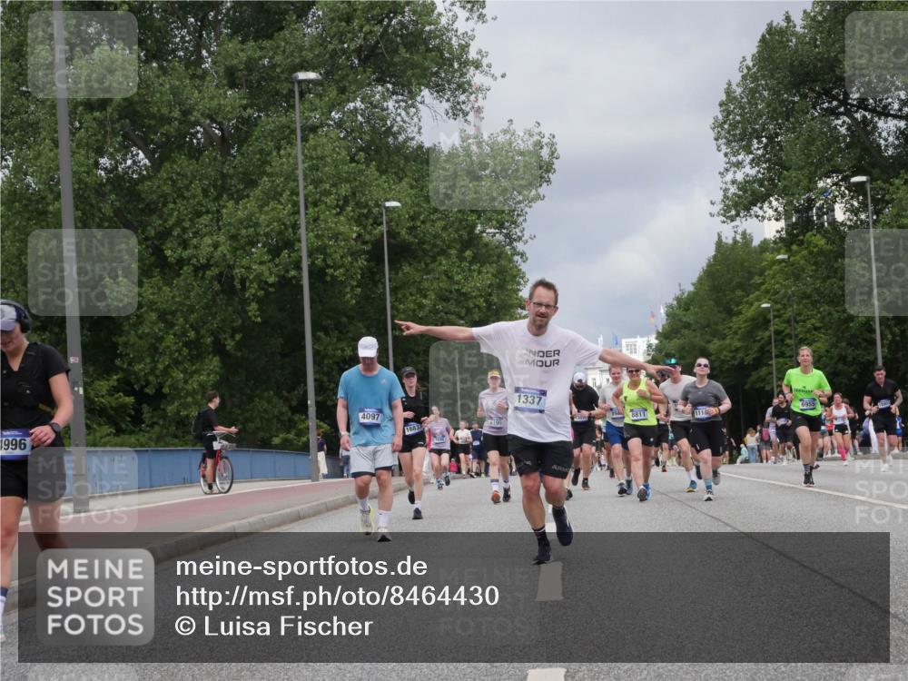 29.06.2025 - hella hamburg halbmarathon Luisa Fischer http://msf.ph/oto/8464430 29.06.2025 10:40:52 Kennedybrücke 1996, 4097, 16837, 6190, 1337, 30, 8811, 1118, 6955, 1337, 1799, 2016, 2031, 2853, 4762, 5522, 5523, 6955, 7124, 7321, 8499, 8811, 8985, 10836 meine-sportfotos.de